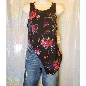 Mudd Medium Floral Tabk Top